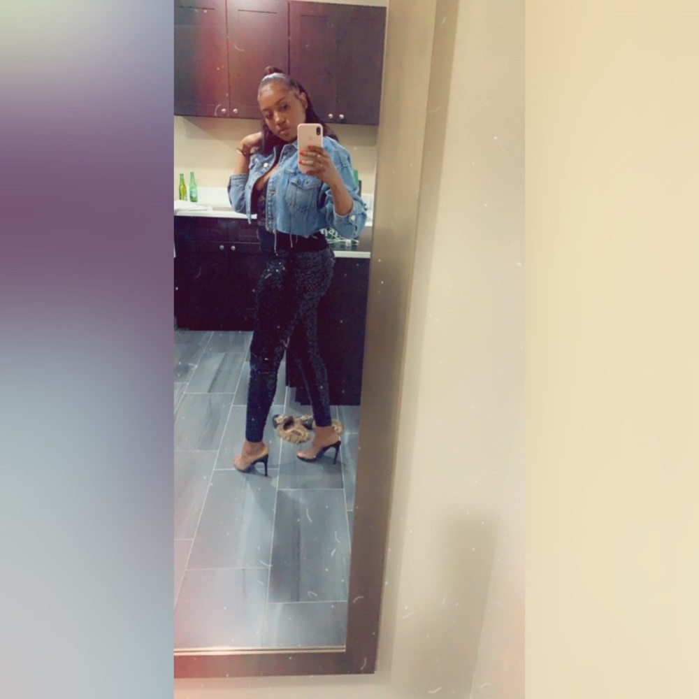 Meet your Posher, Maneea